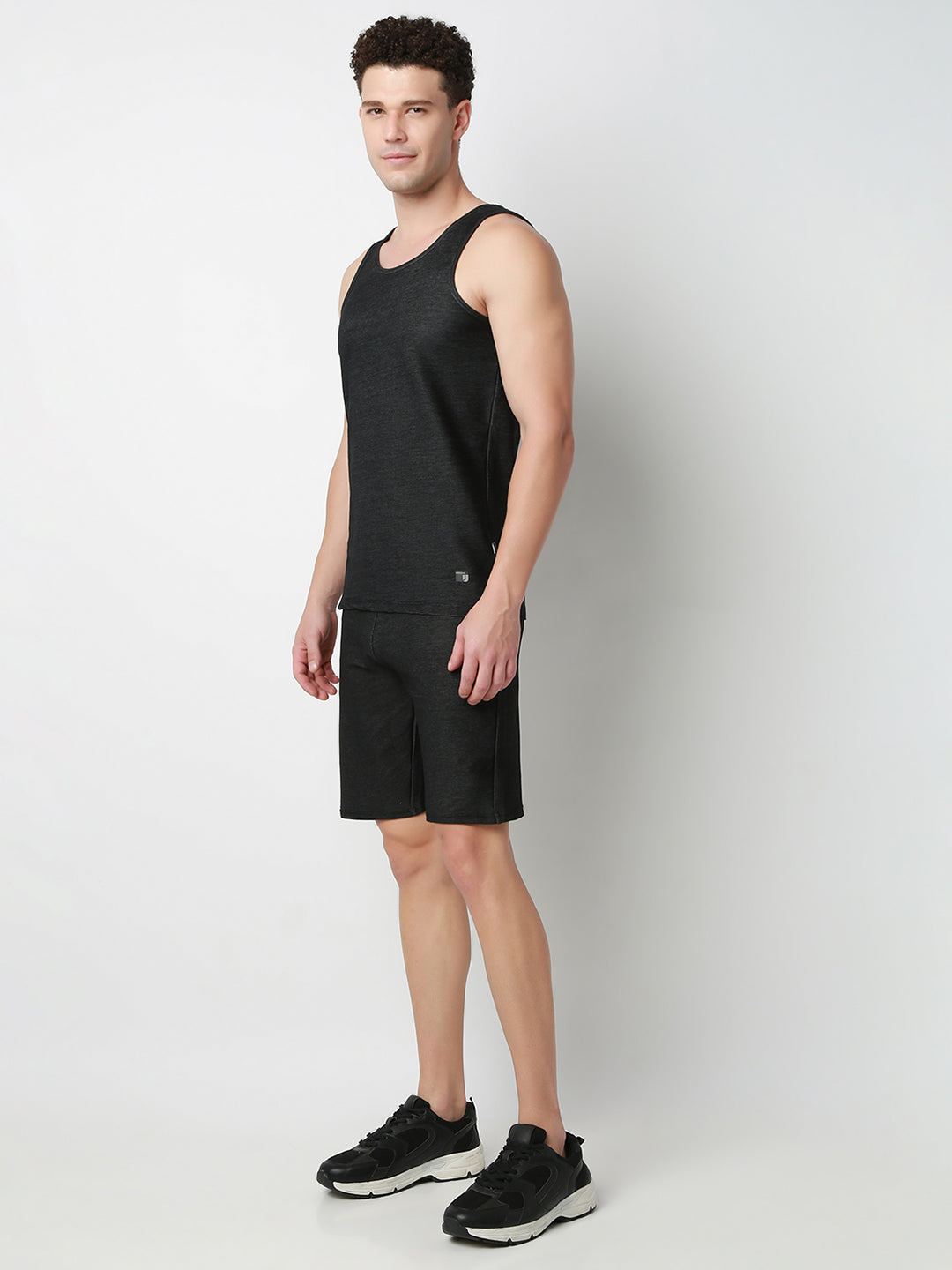 UnderJeans by Spykar Men Dark Denim Black Round Neck Solid Innerwear Vests