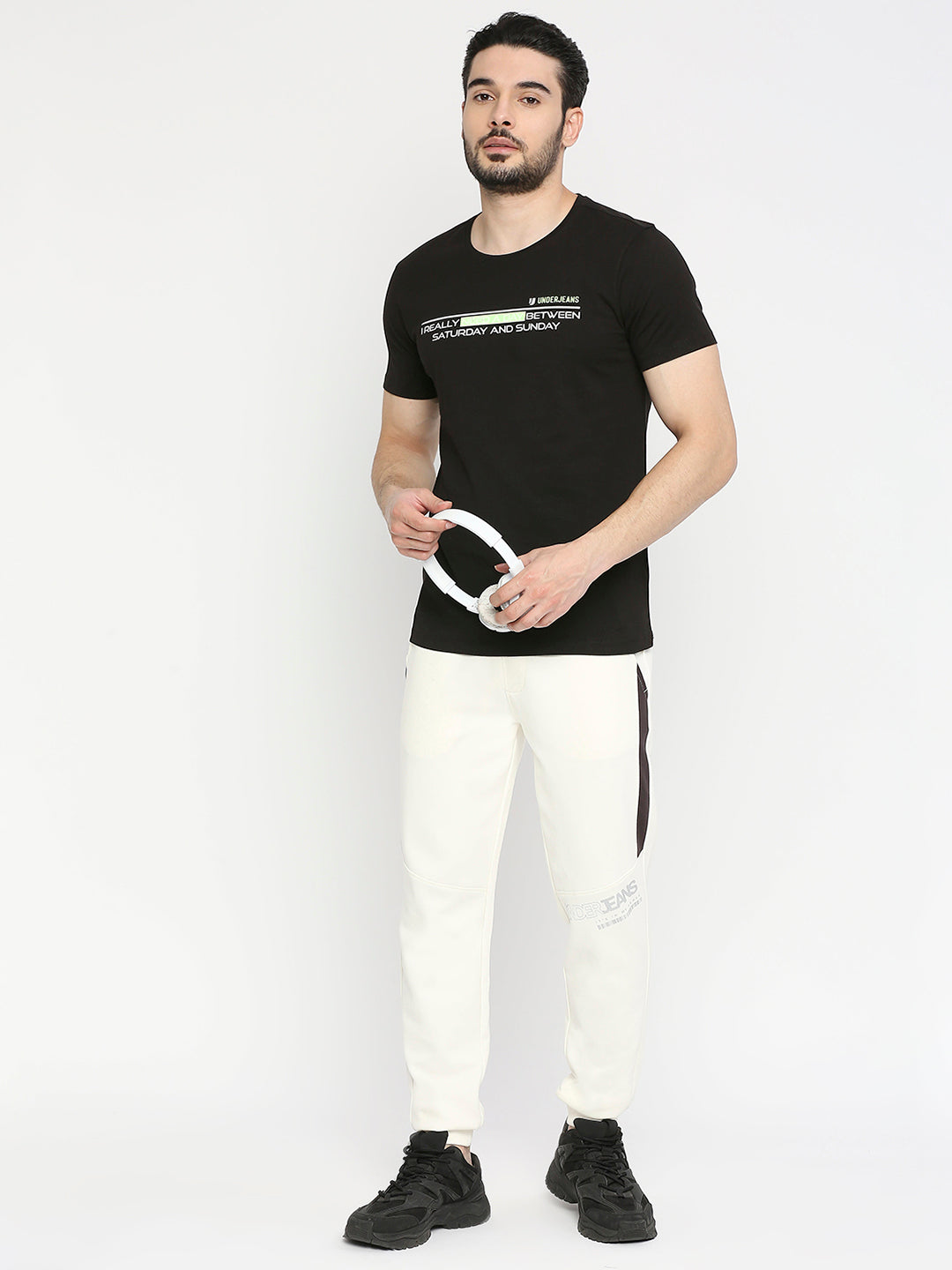 Men Premium Cotton Black Round Neck Tshirt- UnderJeans by Spykar