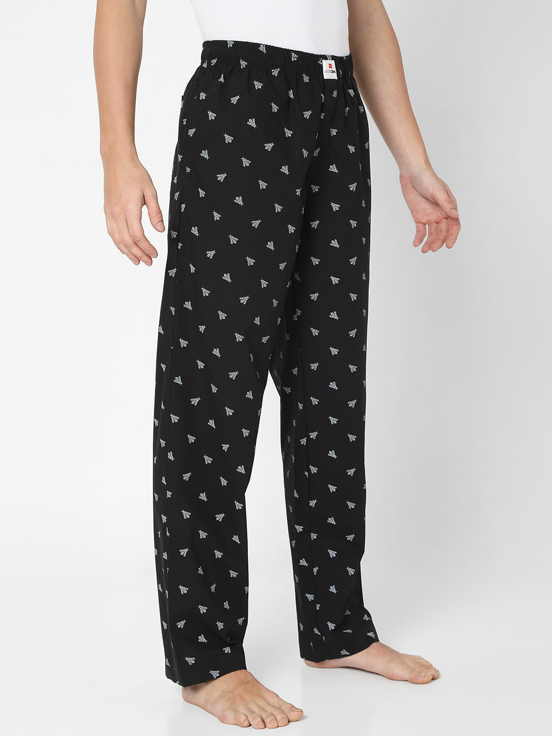 Men Premium Black Cotton Printed Pyjama- UnderJeans By Spykar
