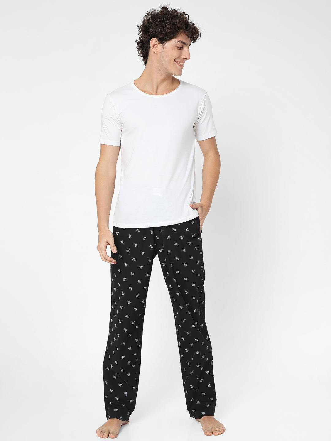 Men Premium Black Cotton Printed Pyjama- UnderJeans By Spykar