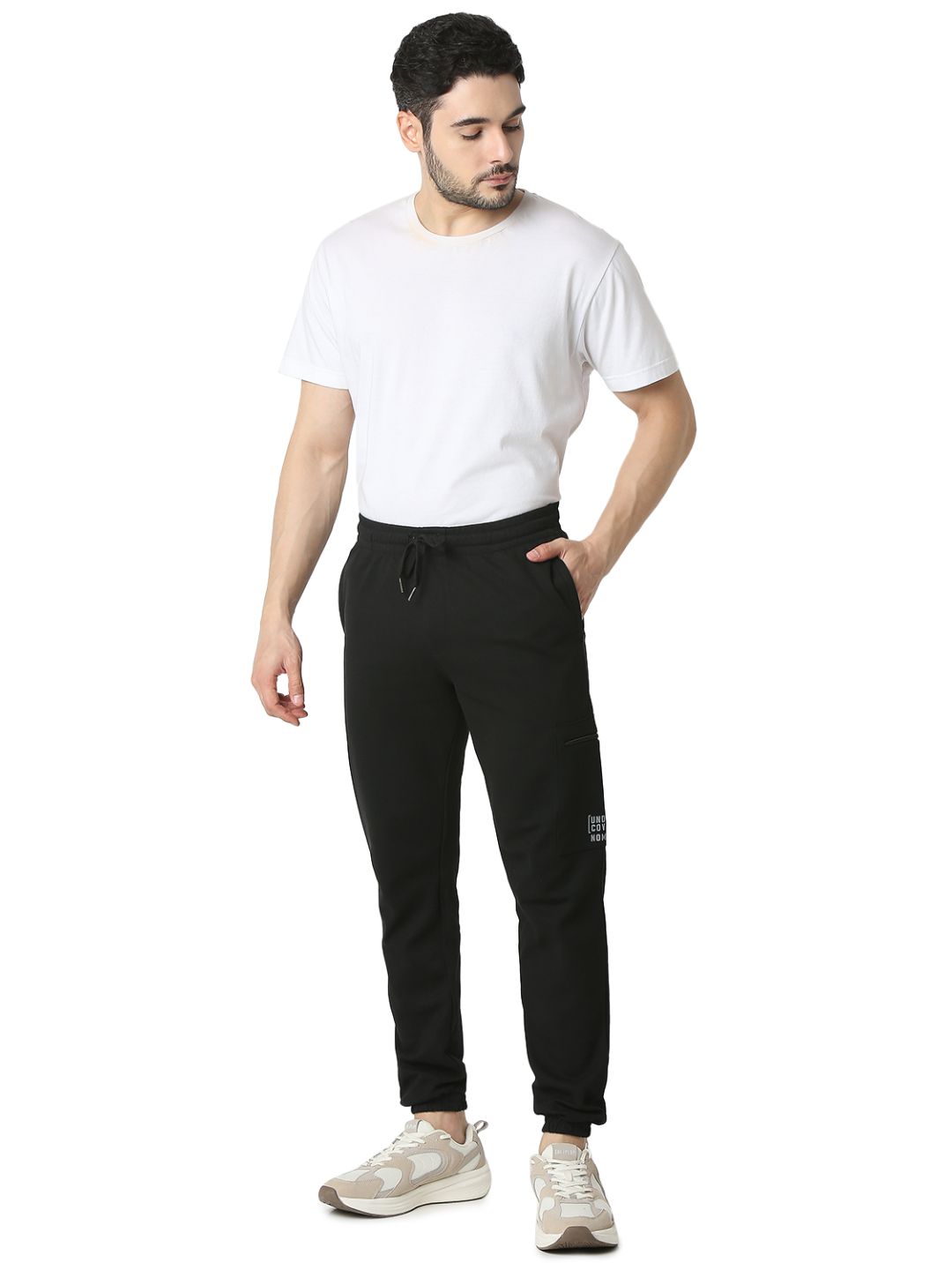 Underjeans By Spykar Men Premium Black Cargo Pant