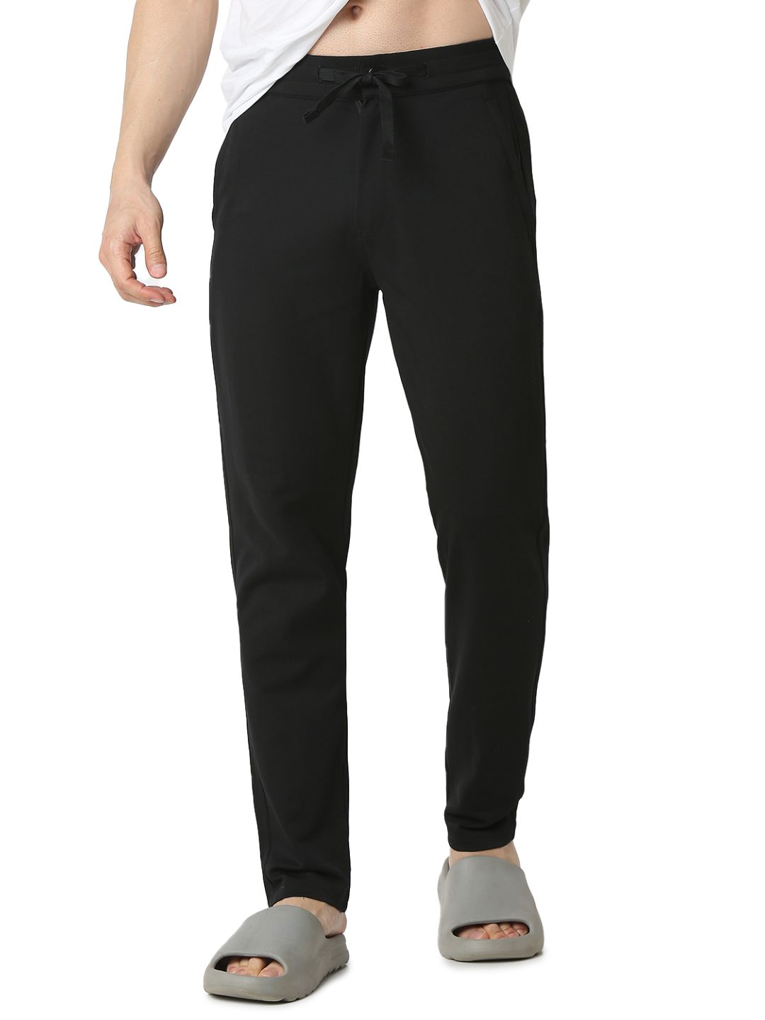 Underjeans By Spykar Men Premium Black Cargo Pant