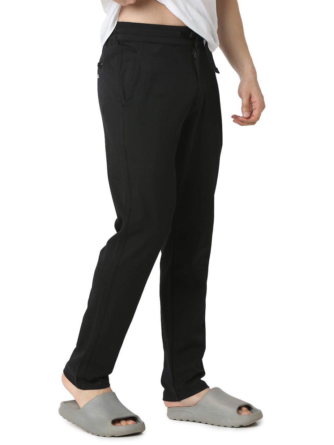 Underjeans By Spykar Men Premium Black Cargo Pant