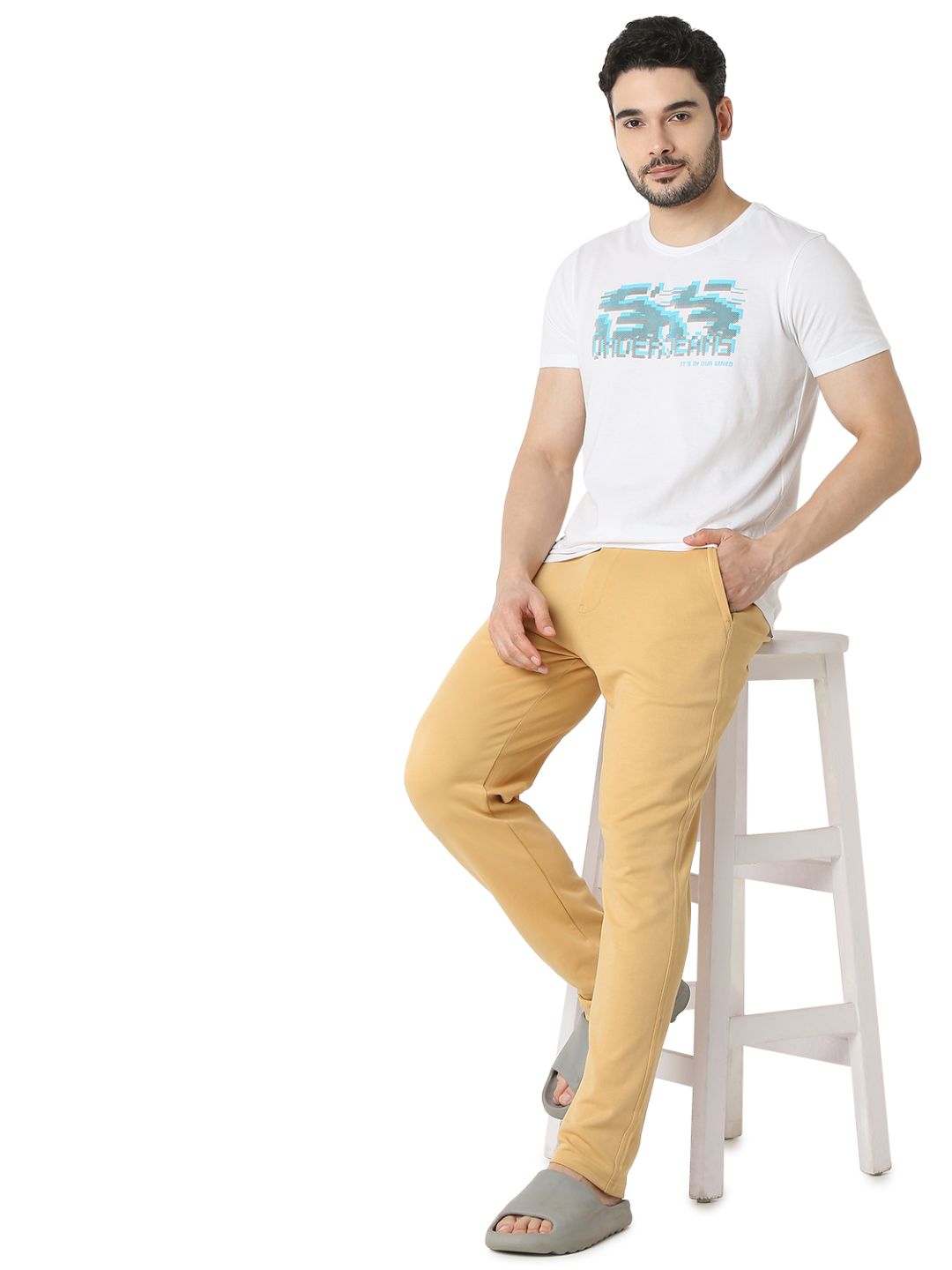 Underjeans By Spykar Men Premium Khaki Cargo Pant