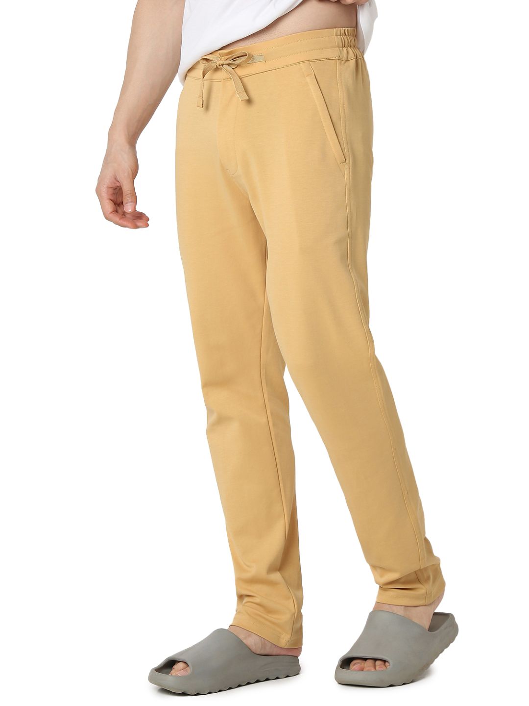 Underjeans By Spykar Men Premium Khaki Cargo Pant